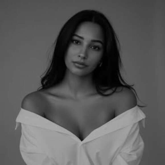 Meet your Posher, Madysen - Picture 1 of 1